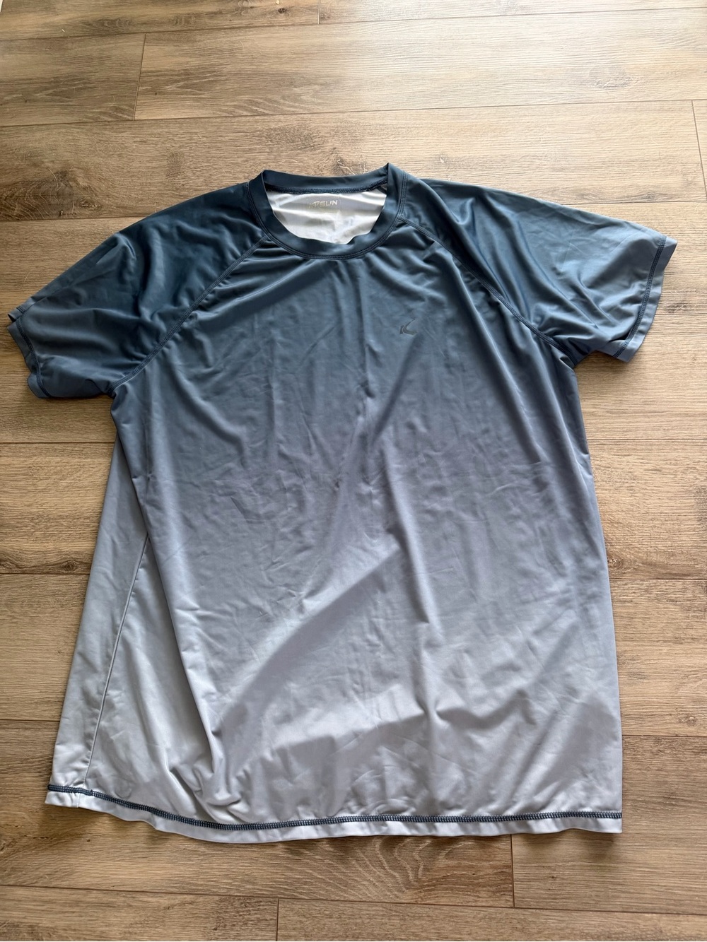 Men's Gradient Blue Short-Sleeve Rash Guard - Picture 1 of 2